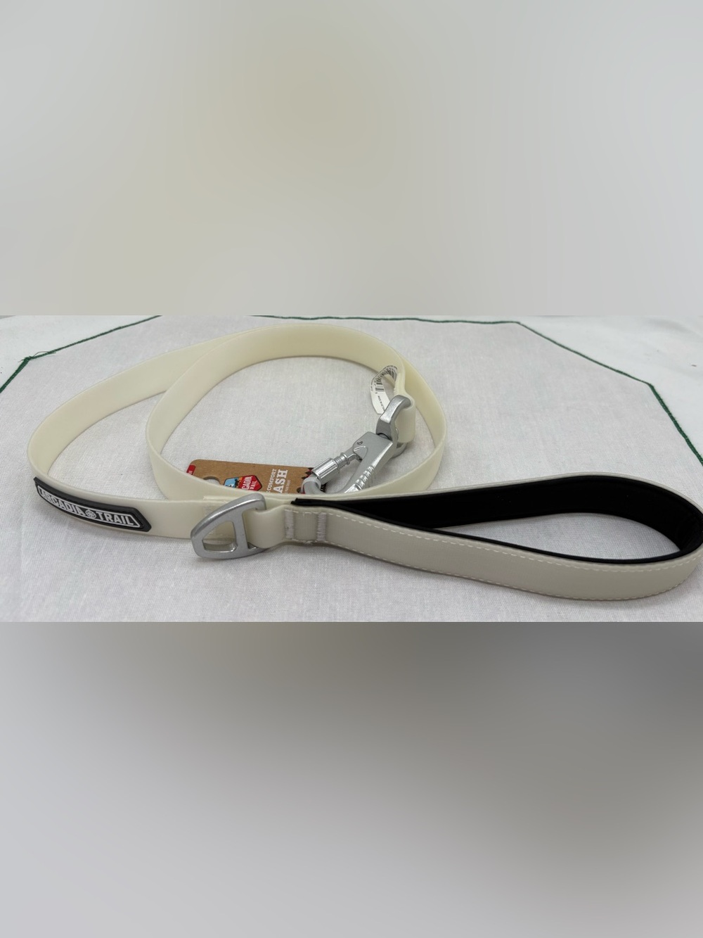 Arcadia Trail 4ft Waterproof Active Comfort Dog Leash GLOW IN THE DARK -New - Picture 5 of 5